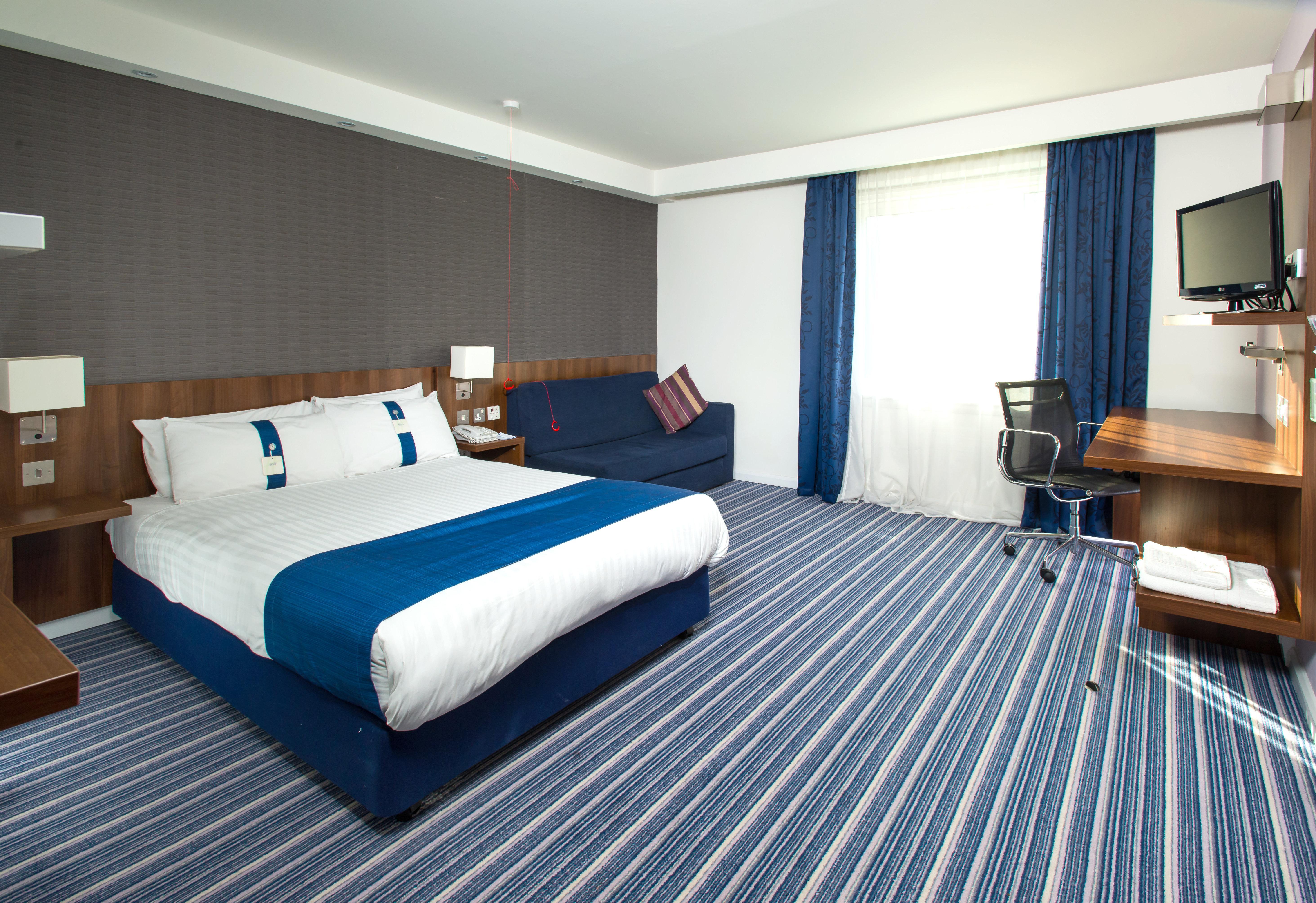 Holiday Inn Express Cambridge Duxford M11 Jct 10 By Ihg Bagian luar foto