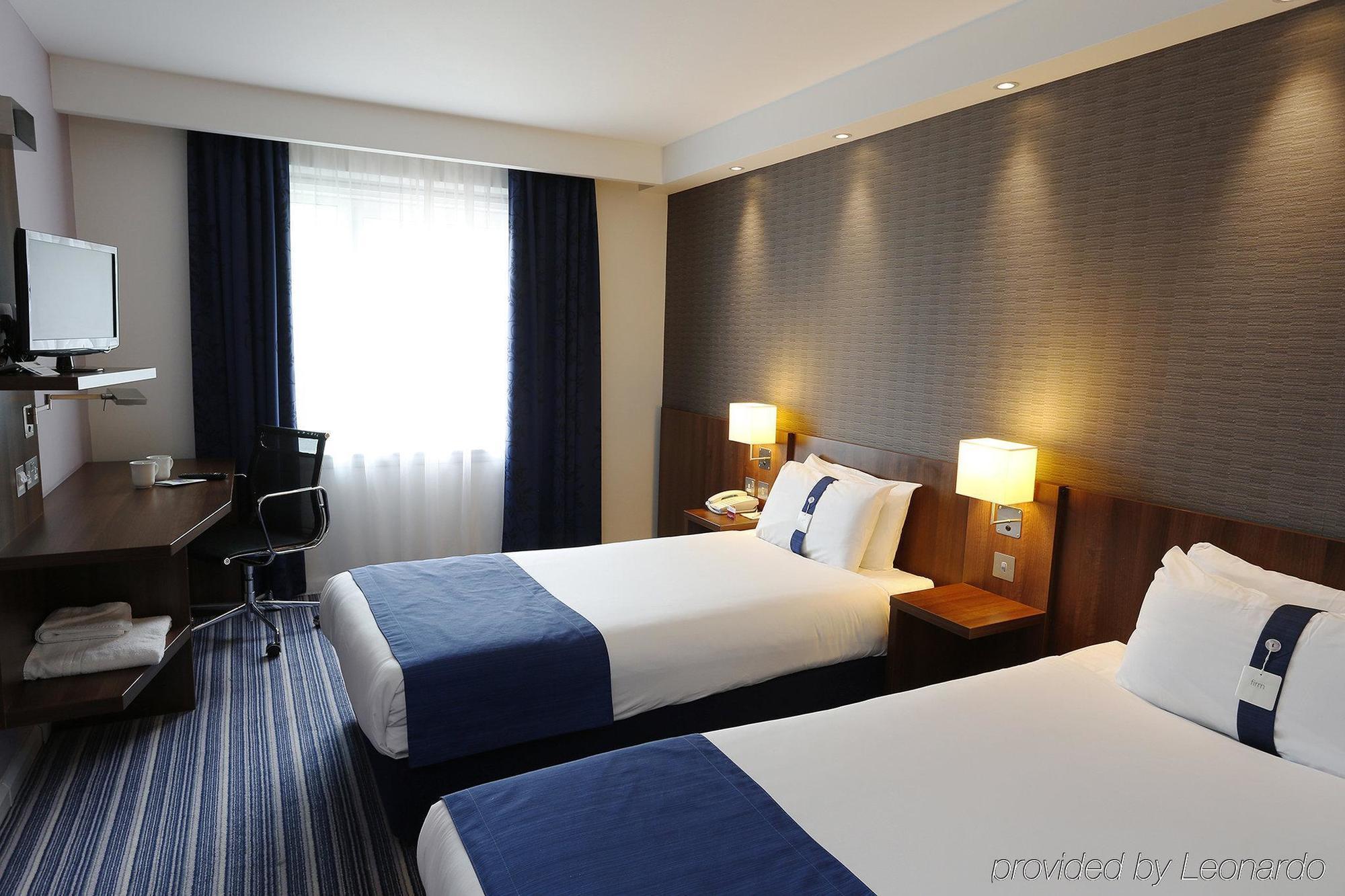 Holiday Inn Express Cambridge Duxford M11 Jct 10 By Ihg Bagian luar foto