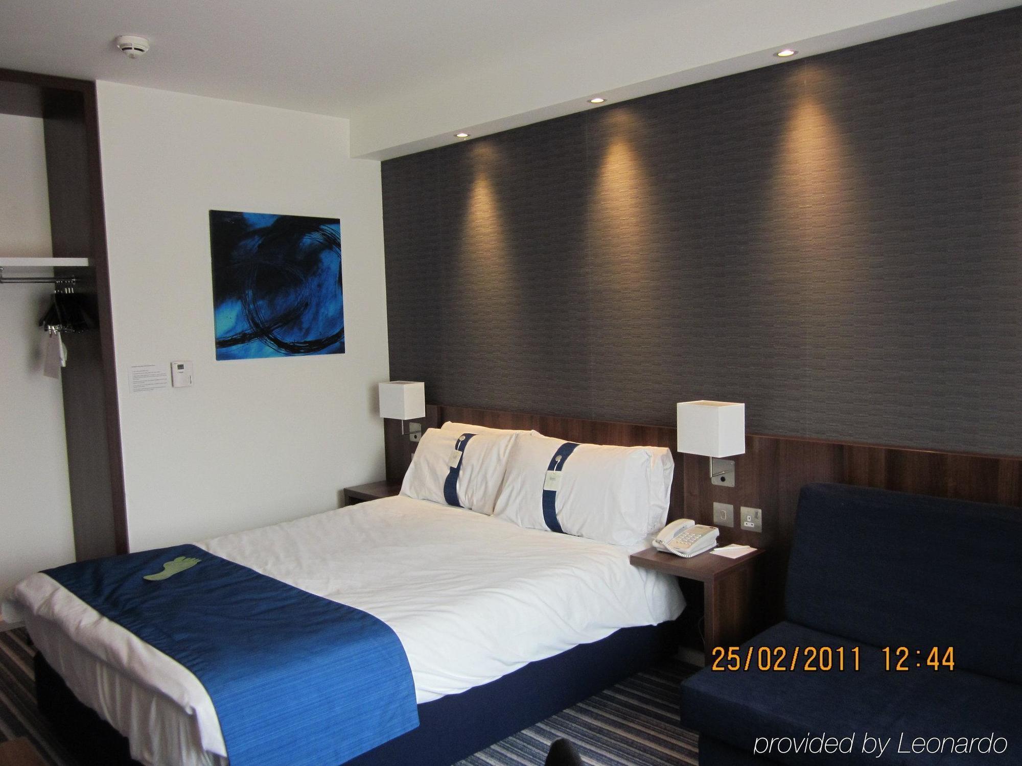 Holiday Inn Express Cambridge Duxford M11 Jct 10 By Ihg Bagian luar foto