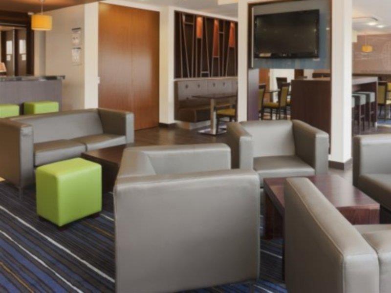 Holiday Inn Express Cambridge Duxford M11 Jct 10 By Ihg Bagian luar foto