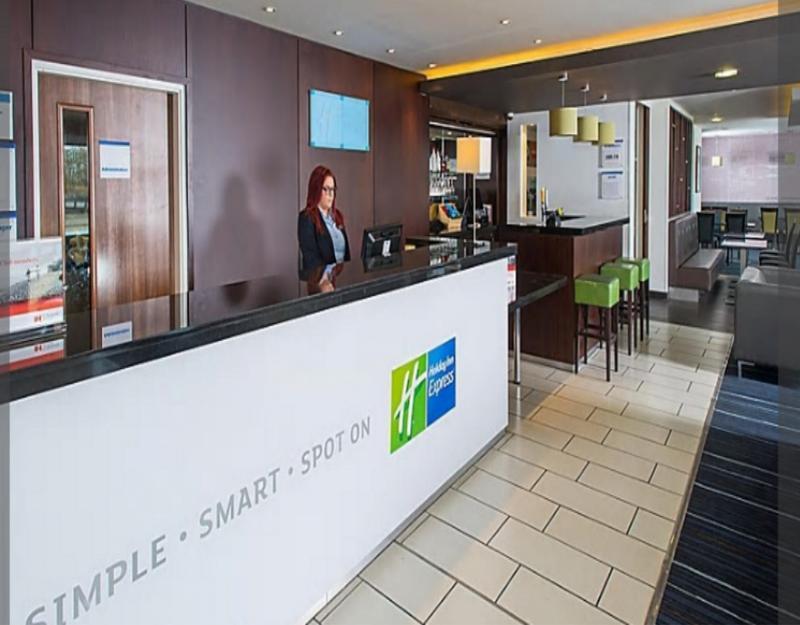 Holiday Inn Express Cambridge Duxford M11 Jct 10 By Ihg Bagian luar foto