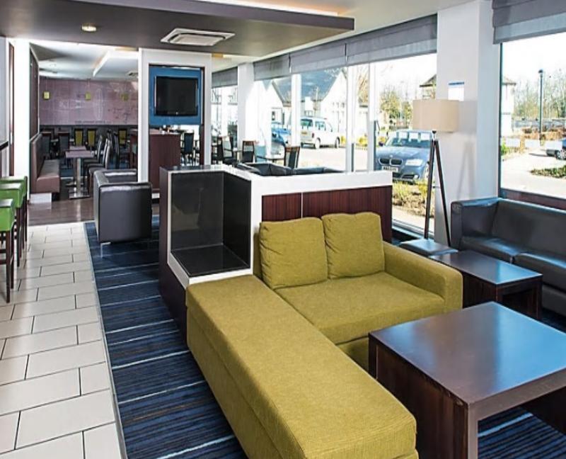 Holiday Inn Express Cambridge Duxford M11 Jct 10 By Ihg Bagian luar foto
